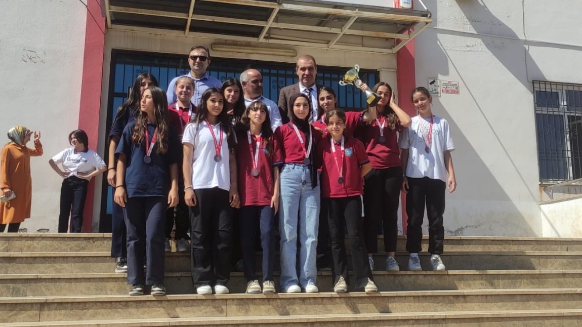 Çim Hokeyi Spor Dalında Türkiye 4.sü Olan Takımımıza Kupa ve Madalyaları Verildi