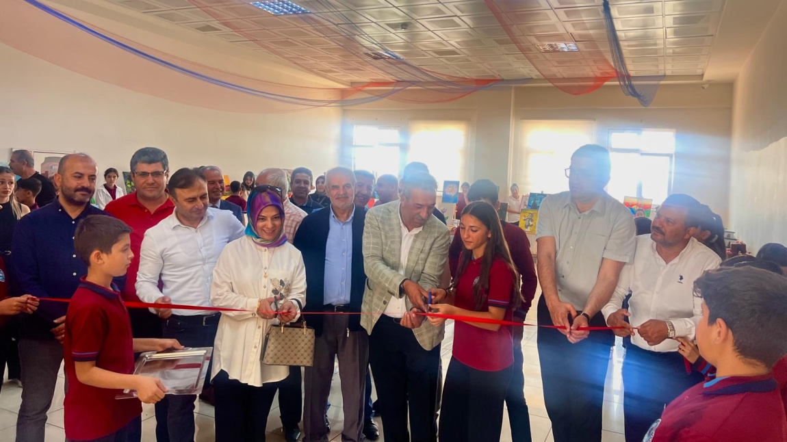 Okulumuzda Tarihten Sanata Proje Sergisi Açılışı Yapıldı